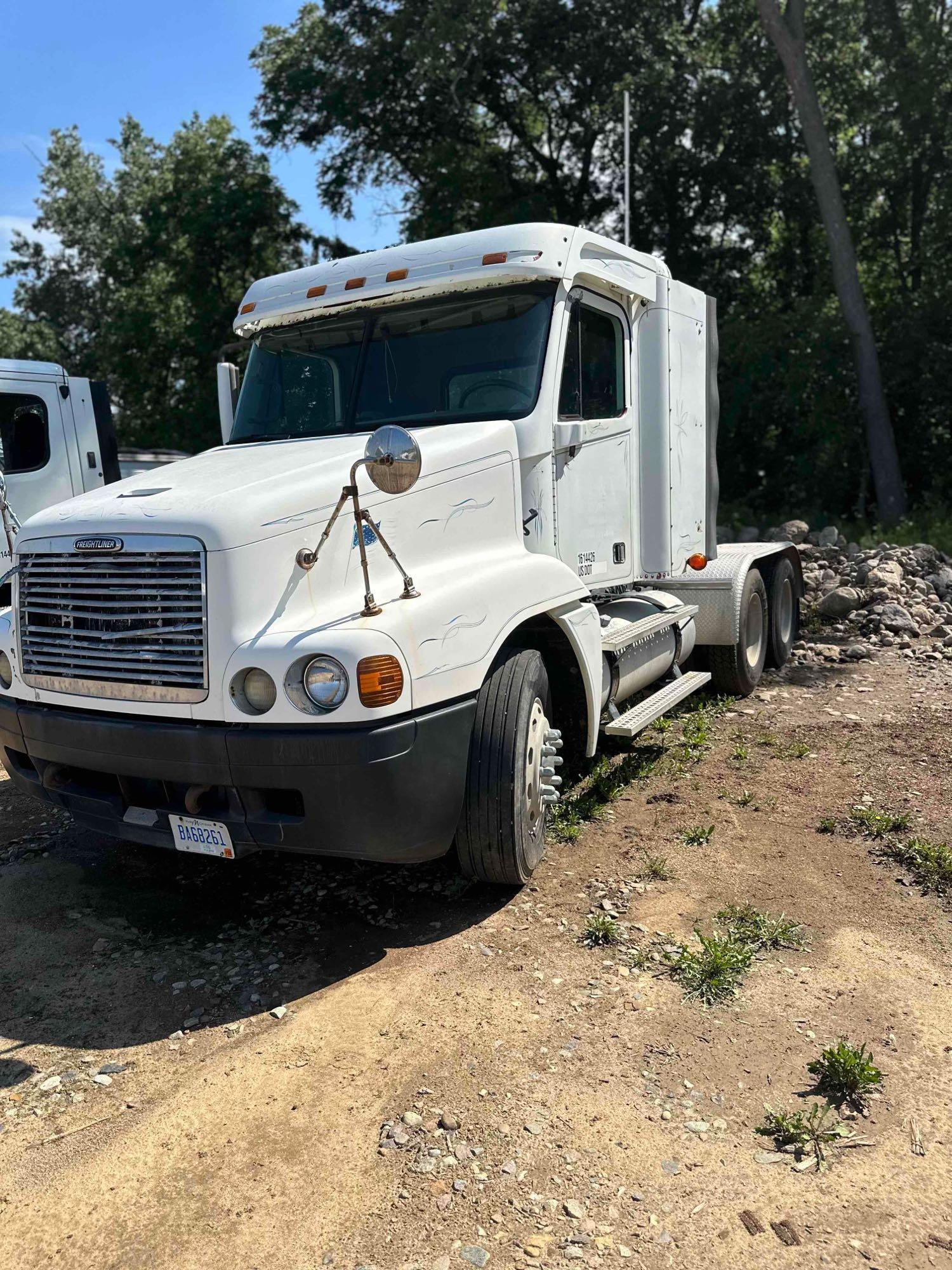 Freightliner Day cab