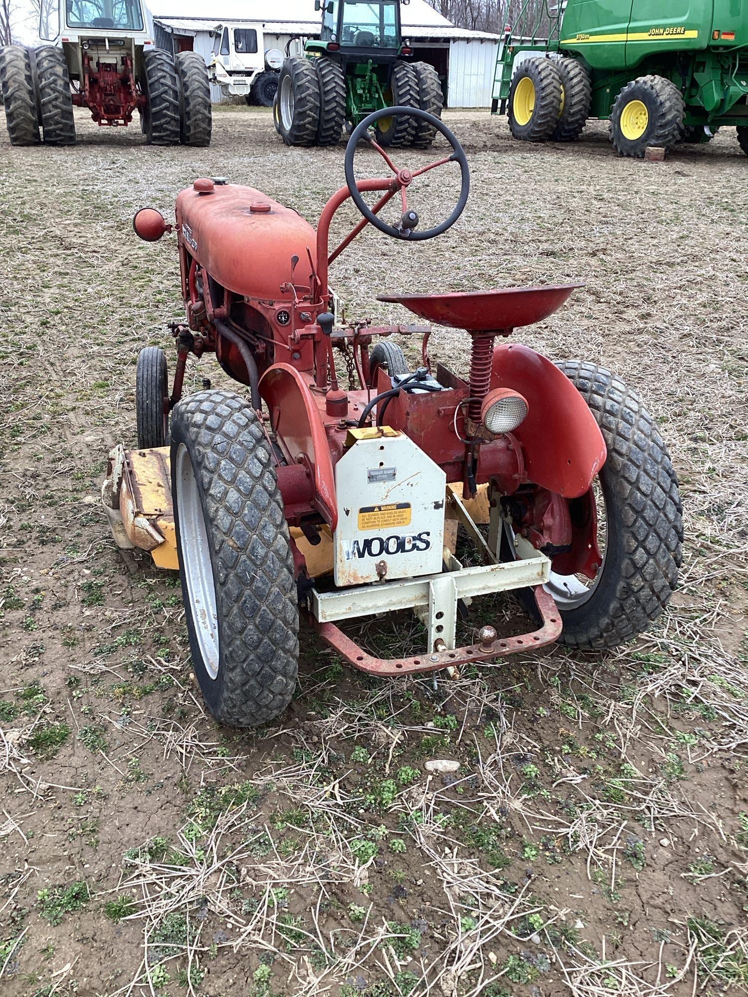 Farmall Cubw/mower