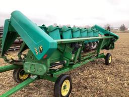 John deere 893 corn head