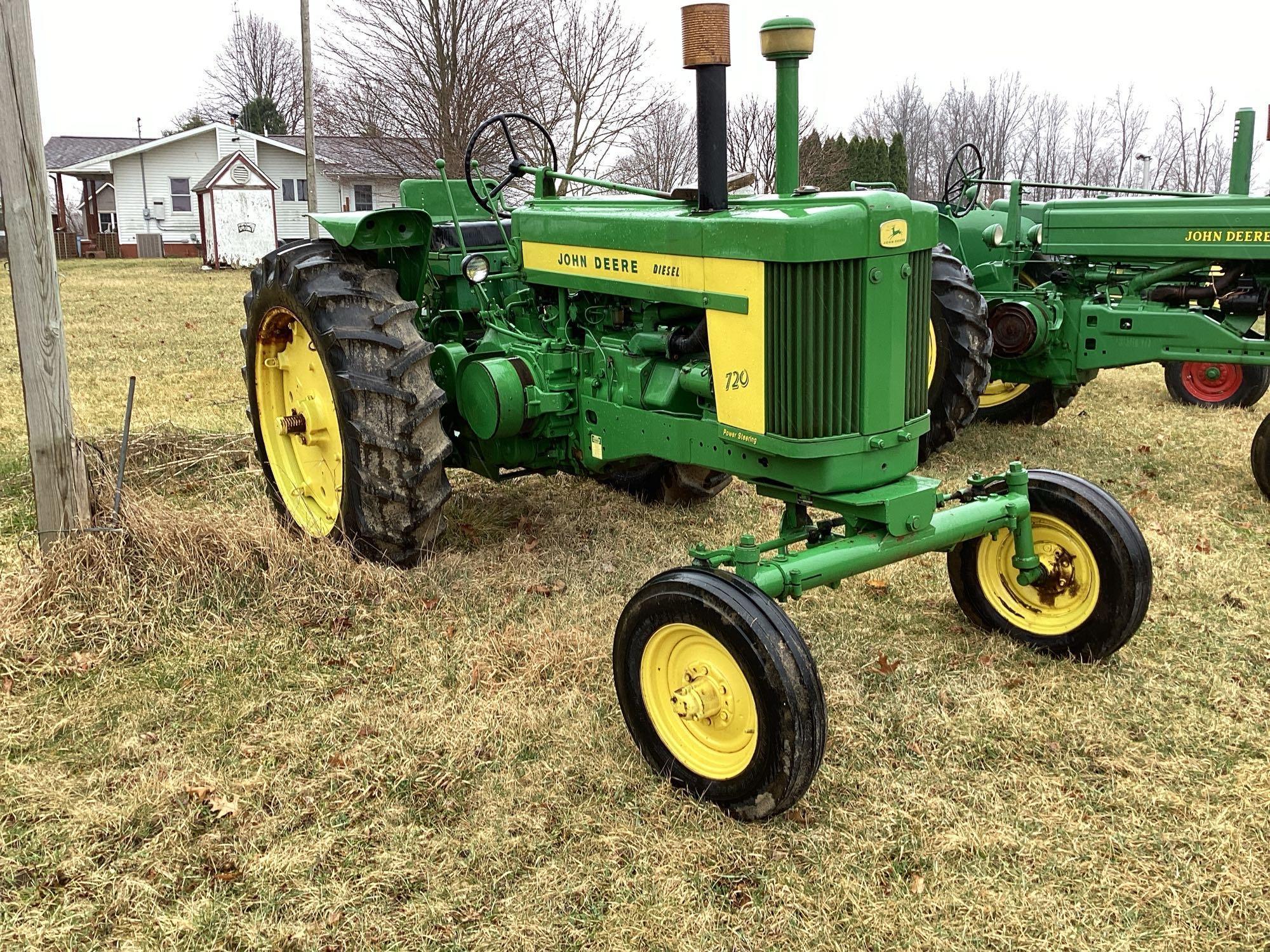 John Deere 720