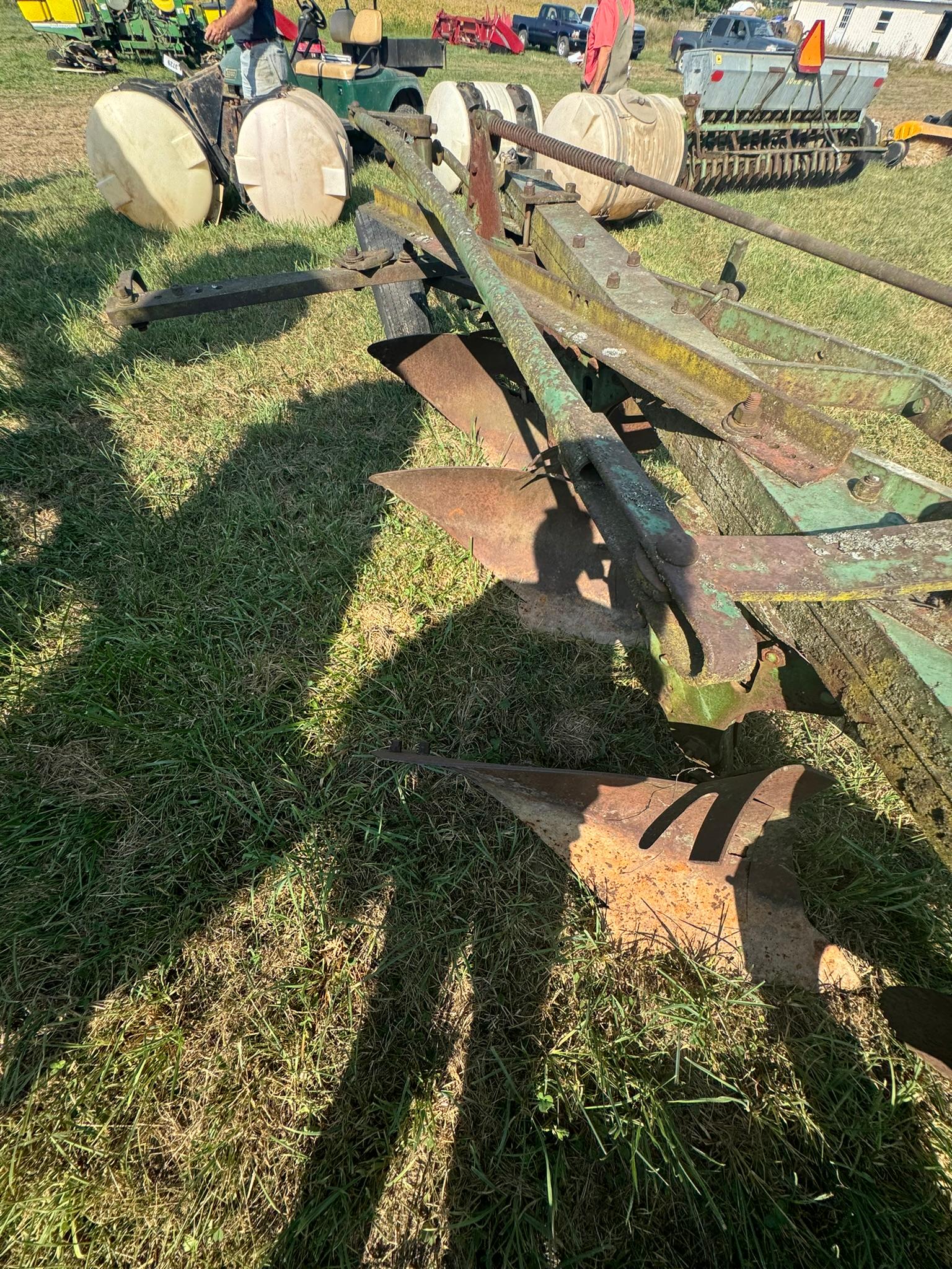 JOHN DEERE 4 BTM SEMI MOUNTED PLOW
