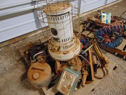 (2) Pallets of assorted shop items