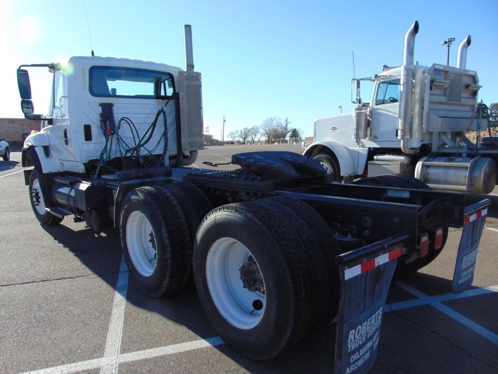 2009 IHC 7600 T/A Truck Tractor, s/n...1hswyahr39j101561, cummins eng, 13 spd trans, od reads 63761