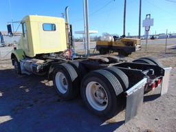 1999 Kenworth T800 T/A Truck Tractor, cummins n14 eng, 9 spd trans, od reads 922564 miles,wet kit,