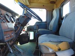 1999 Kenworth T800 T/A Truck Tractor, cummins n14 eng, 9 spd trans, od reads 922564 miles,wet kit,