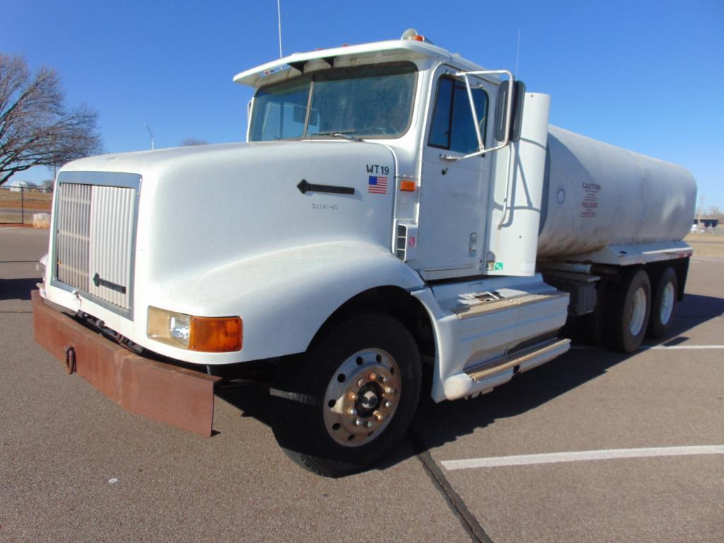 1994 IHC 9200 T/A Water Truck, s/n...2hsfmatrxrc092682, cat 3176 eng,9 spd trans, od reads 680136