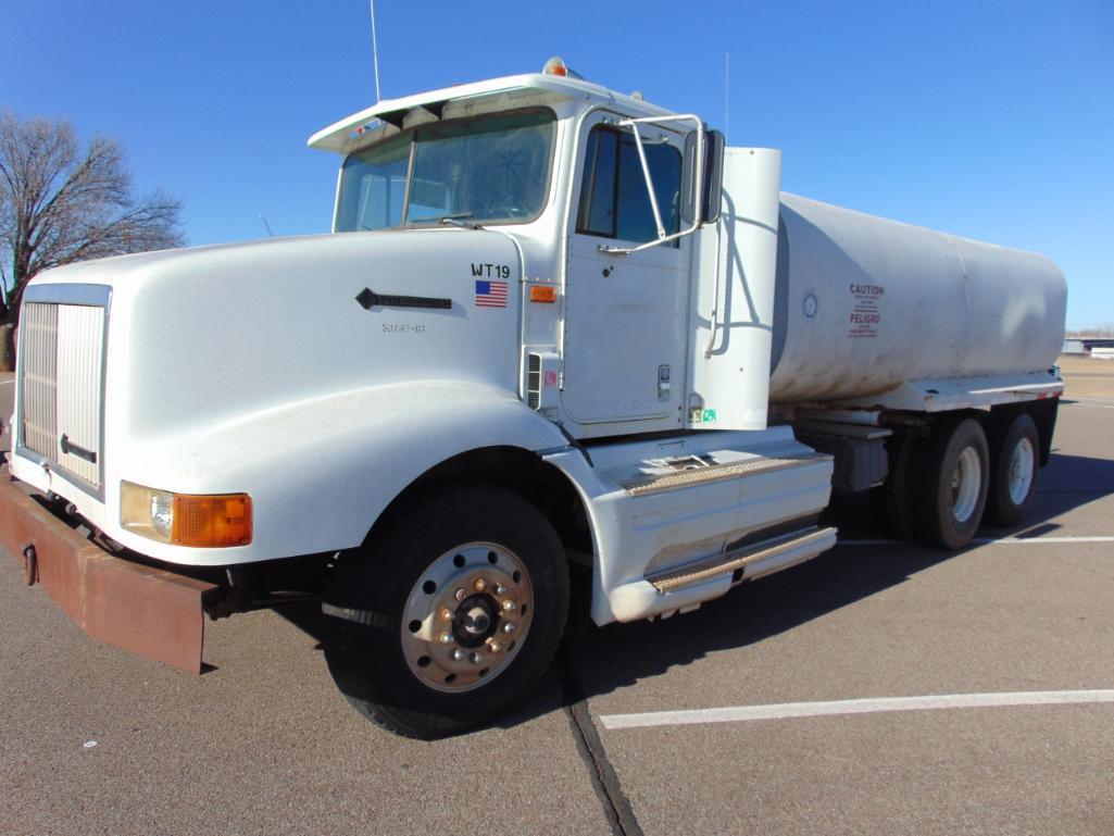 1994 IHC 9200 T/A Water Truck, s/n...2hsfmatrxrc092682, cat 3176 eng,9 spd trans, od reads 680136