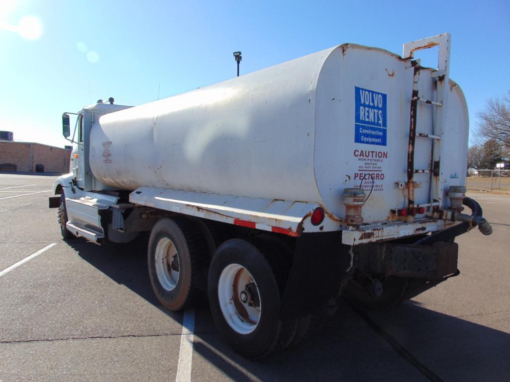 1994 IHC 9200 T/A Water Truck, s/n...2hsfmatrxrc092682, cat 3176 eng,9 spd trans, od reads 680136