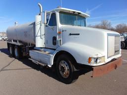 1994 IHC 9200 T/A Water Truck, s/n...2hsfmatrxrc092682, cat 3176 eng,9 spd trans, od reads 680136