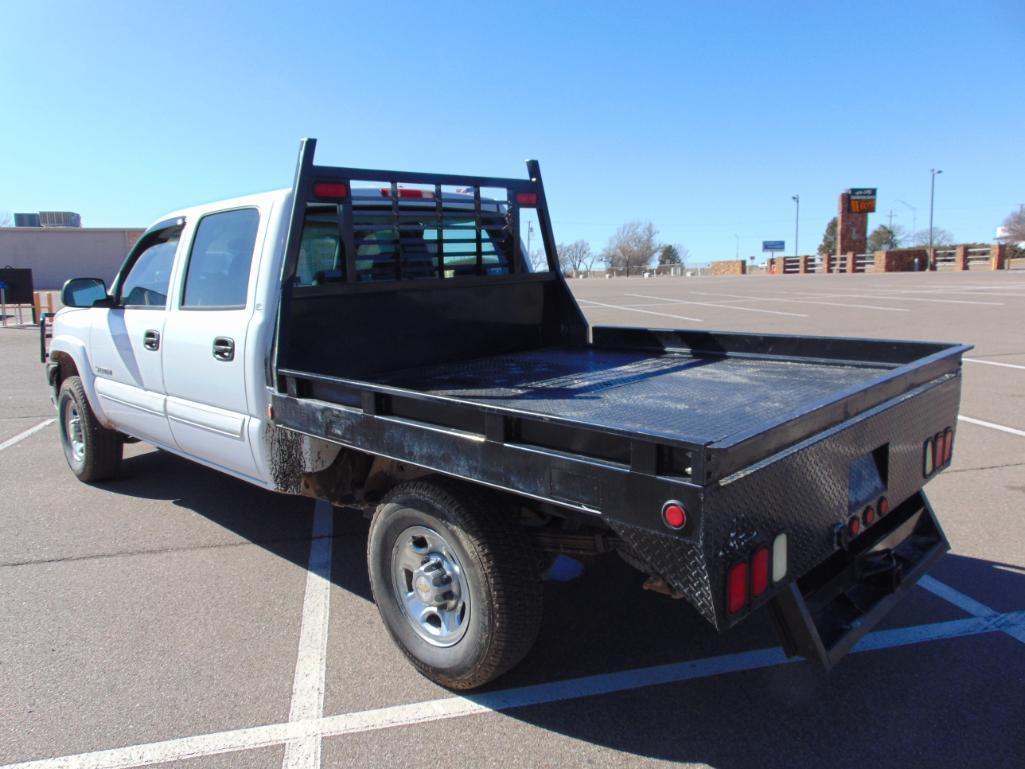 2003 Chevy 2500 Crewcab Flatbed Pickup, s/n 1gchk23u83f243399, v8 gas eng, auto trans, od reads