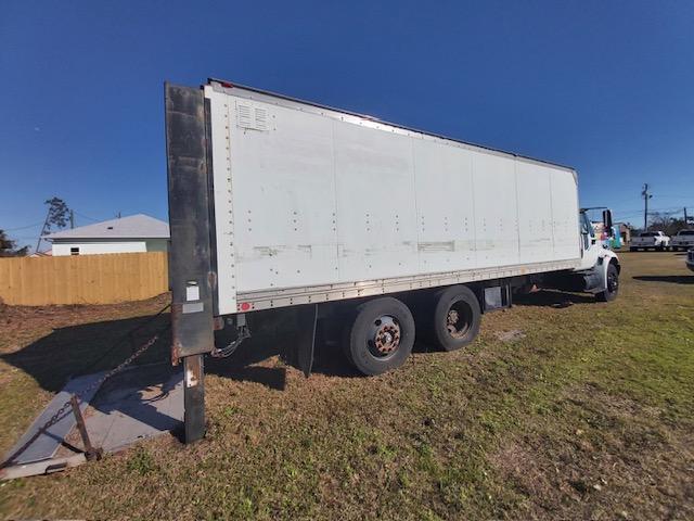 2005 IHC 4400 T/A BOX TRUCK, S/N...1HTMKAAR05H691251, AUTO TRANS, OD READS 422189 MILES, LIFTGATE...