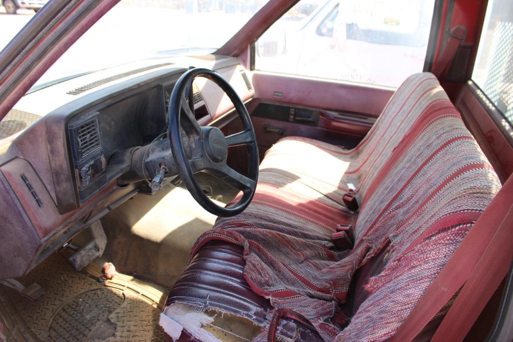 1988 CHEVY PICKUP, S/N 1GCGC34K7JE183503, V8, AUTO TRANS, OD READS 272612 MILES, LICOLN SA200 WELDER