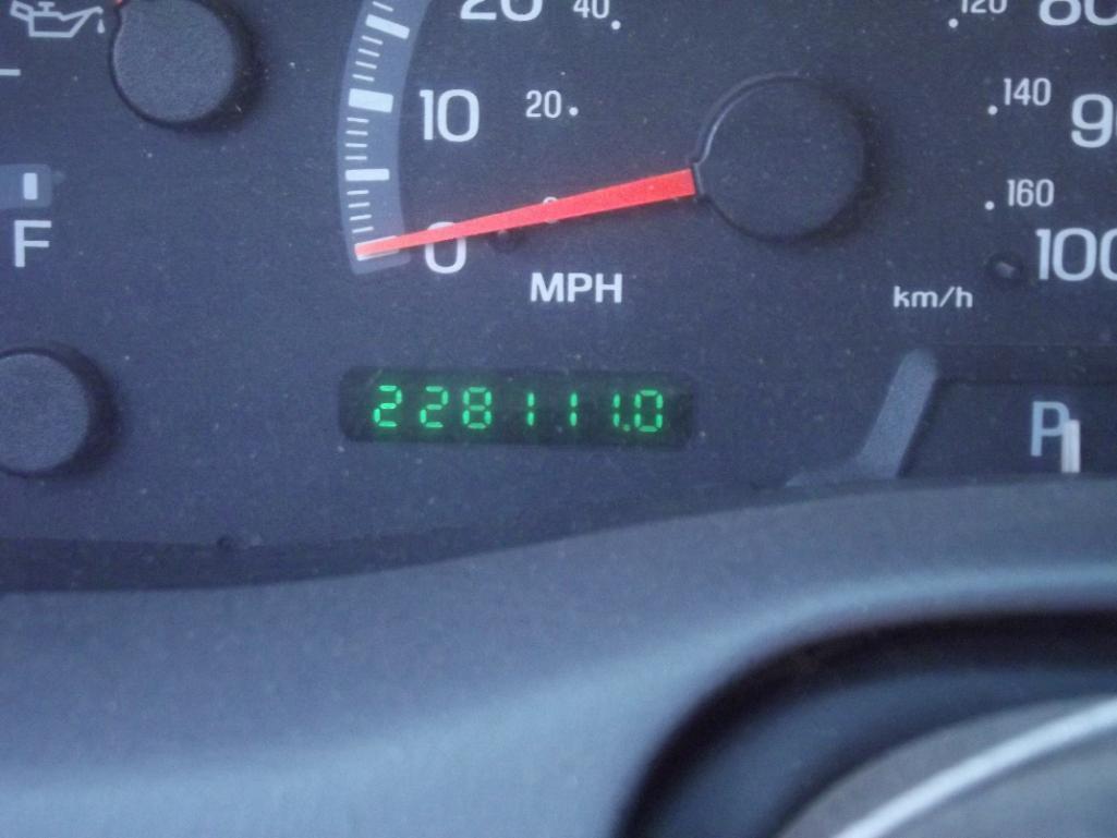 2002 FORD EXPEDITION 4X4 SUV, S/N 1FMPU16LB00031, V8, AUTO TRANS, OD READS 228111 MILES