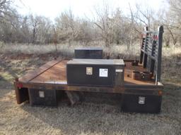 10' FLATBED W/TOOLBOXES