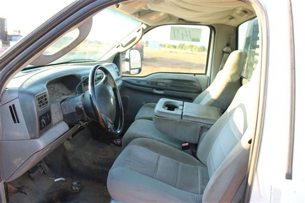 2004 FORD F350 BALE SPIKE FLAT BED, 6.0 ENG, AUTO TRANS,