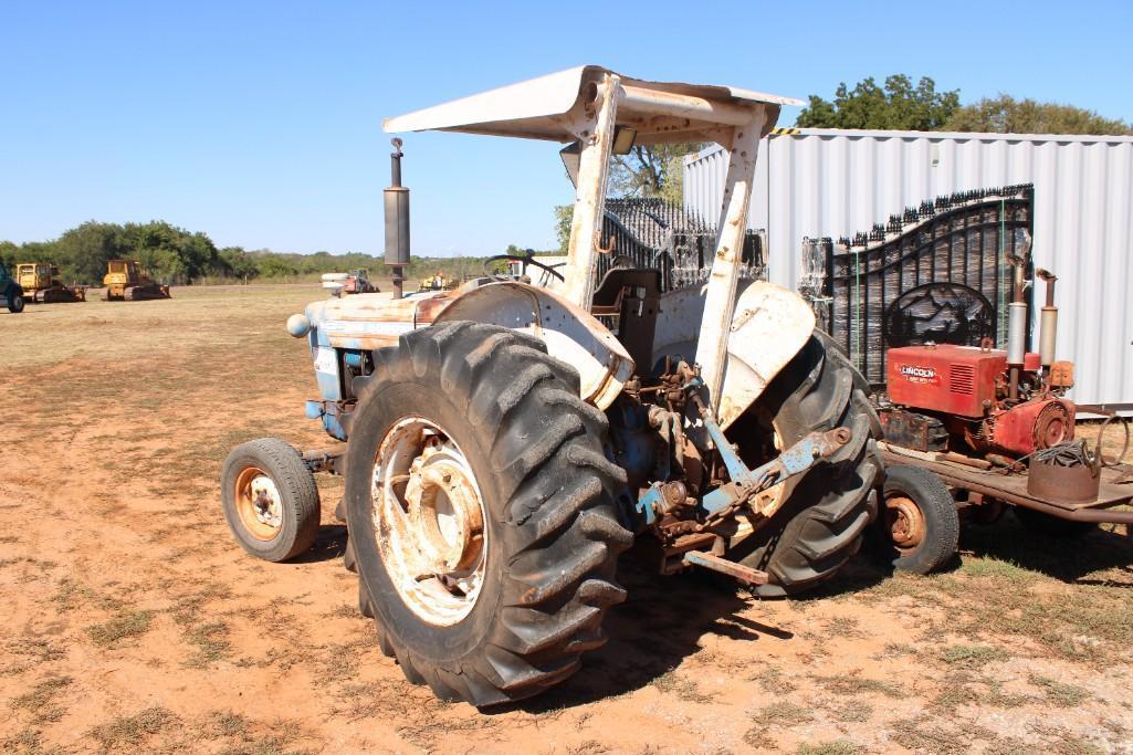 FORD 5000 FARM TRACTOR, HOUR METER READS 2040 HRS, CANOPY, 3PT, 540 PTO, 3 REMOTES