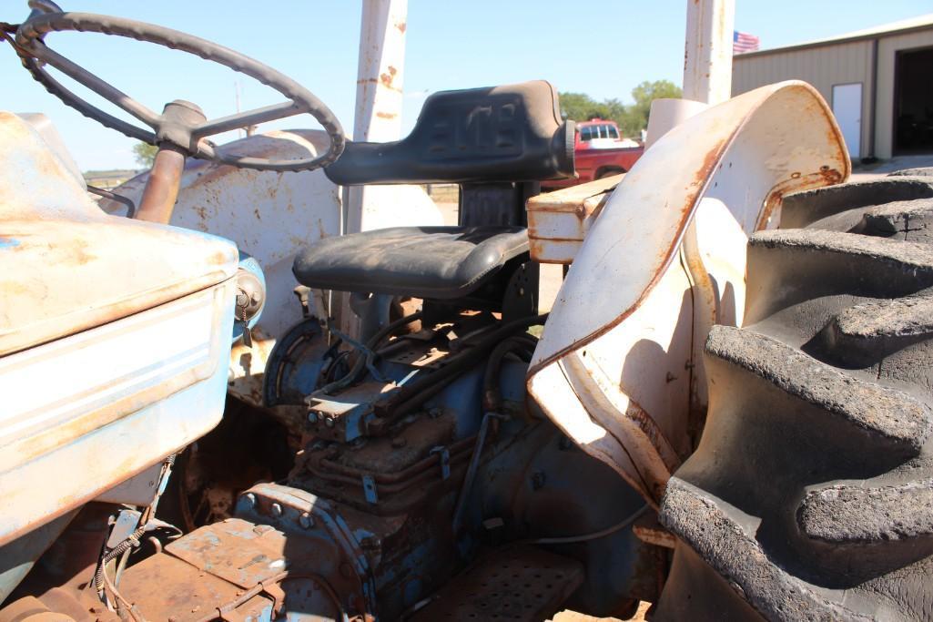 FORD 5000 FARM TRACTOR, HOUR METER READS 2040 HRS, CANOPY, 3PT, 540 PTO, 3 REMOTES
