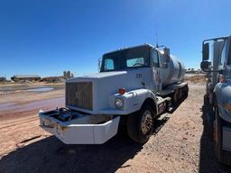 1996 VOLVO WG T/A BULK TRUCK, S/N 4V4JDBPF2TN851159, CUMMINS M11 ENG, 9 SPD TRANS, (PARTS TRUCK) .