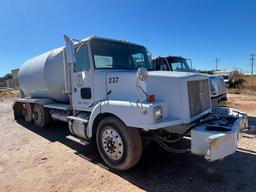 1996 VOLVO WG T/A BULK TRUCK, S/N 4V4JDBPF2TN851159, CUMMINS M11 ENG, 9 SPD TRANS, (PARTS TRUCK) .