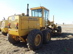 JOHN DEERE 672B MOTOR GRADER, S/N519990, SCARFIER, 14' M.B, CAB,