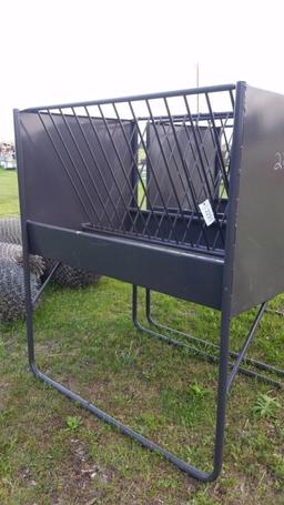 NEW HAY FEEDER