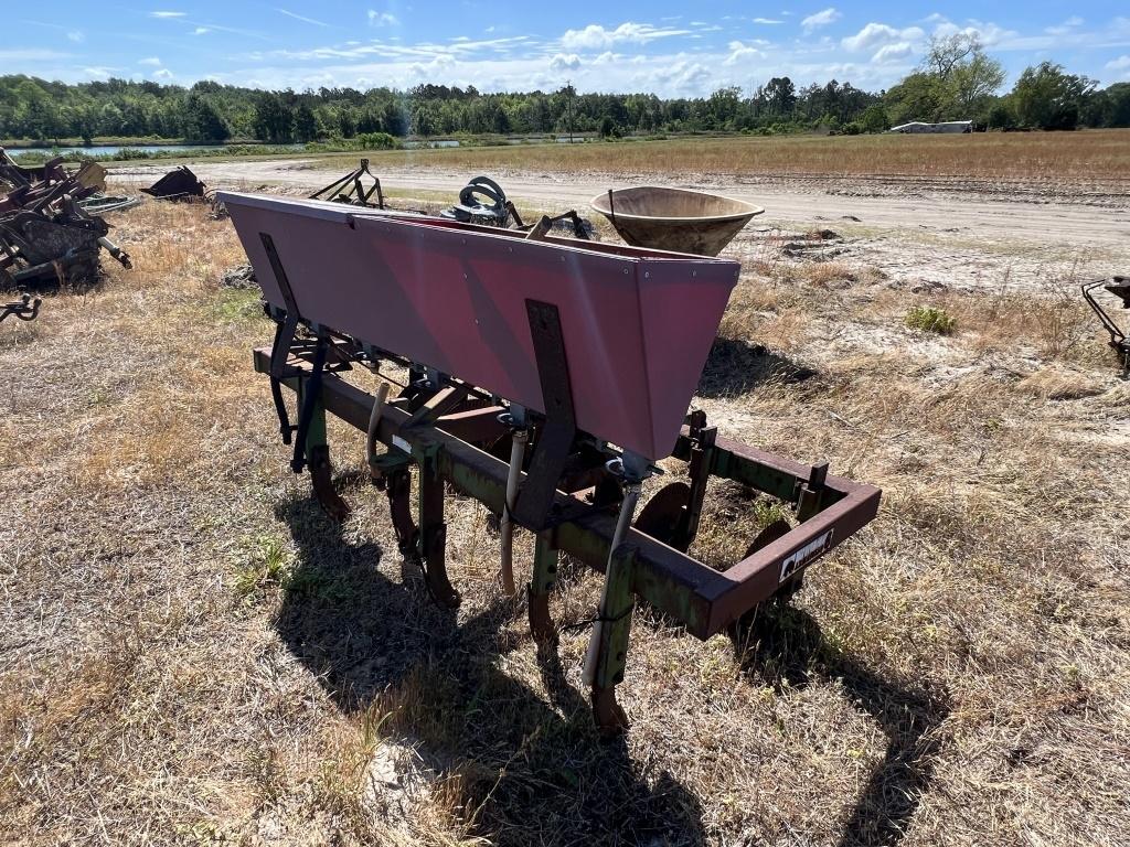 Armadillo Model Arm 6 Master Plow W. Fertilizer