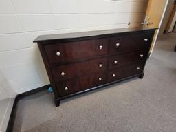 wooden dresser, 6 drawer, 68Lx38H