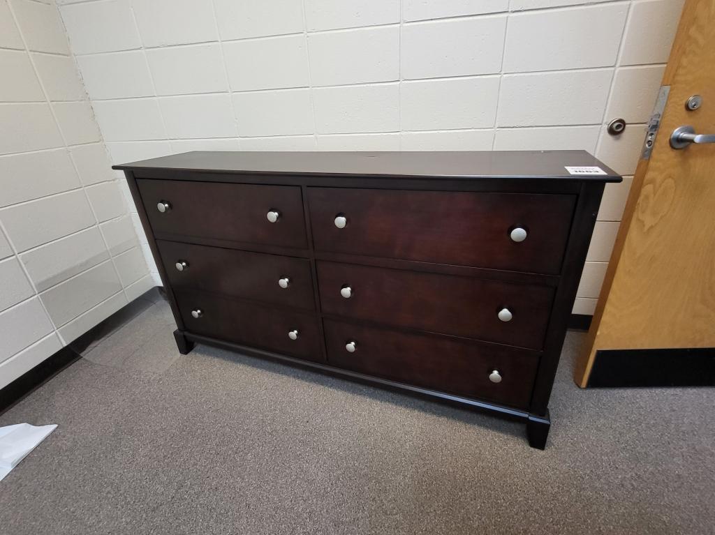 wooden dresser, 6 drawer, 68Lx38H