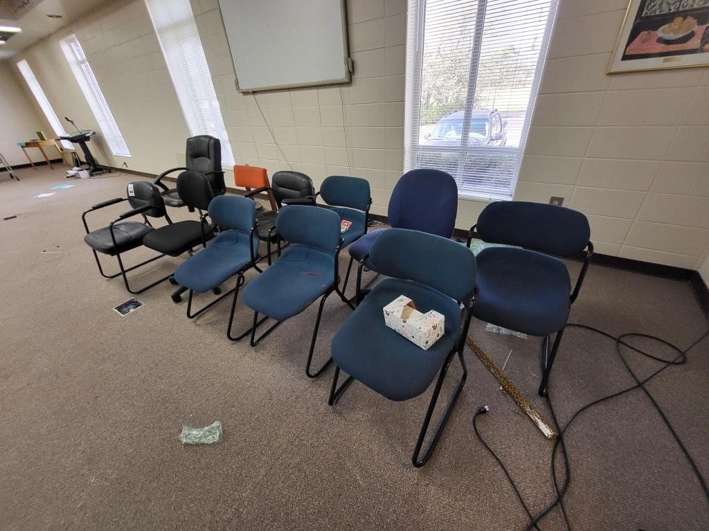 (11) office chairs