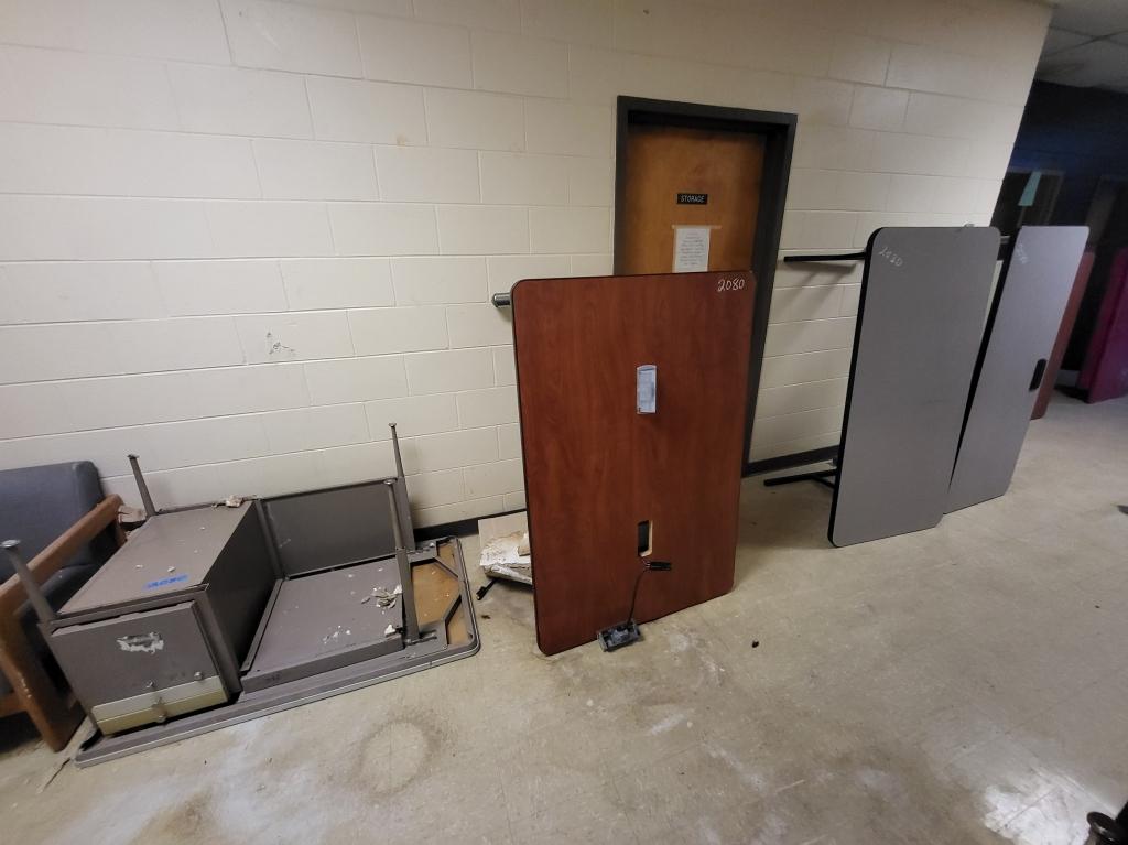 metal office desk & 6 tables