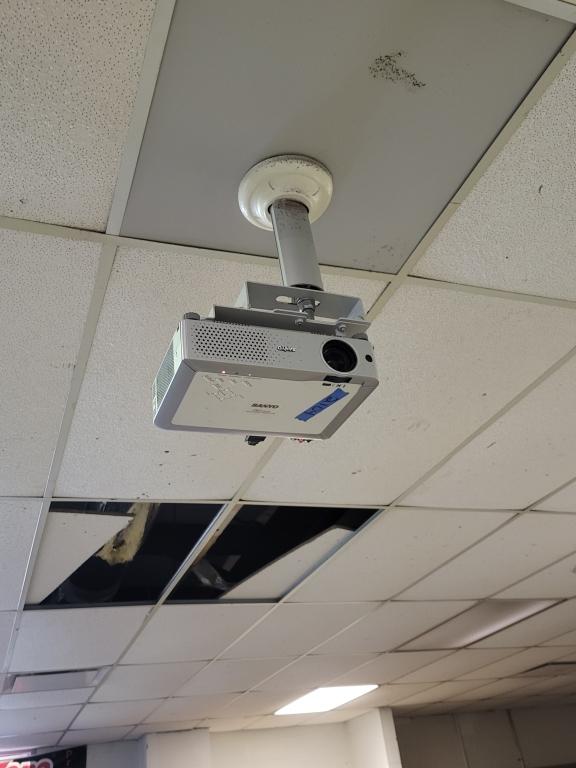Sanyo pro xtrax projector