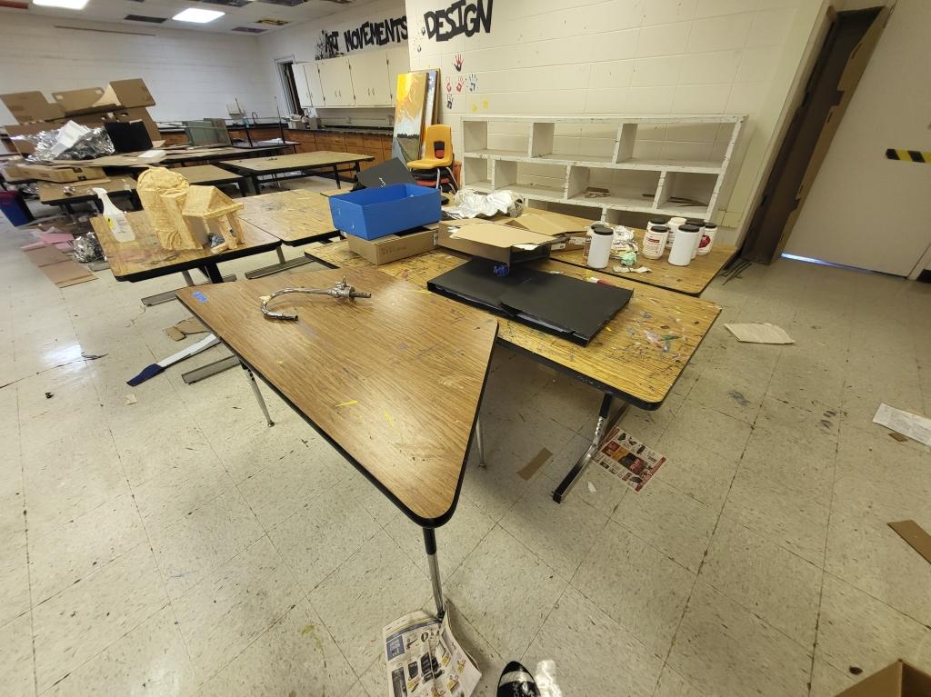 6 tables