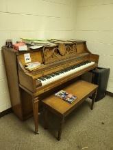 Kohler & Campbell piano w. bench