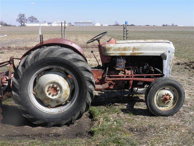 Ford 600 series tractor