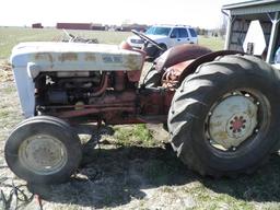 Ford 600 series tractor