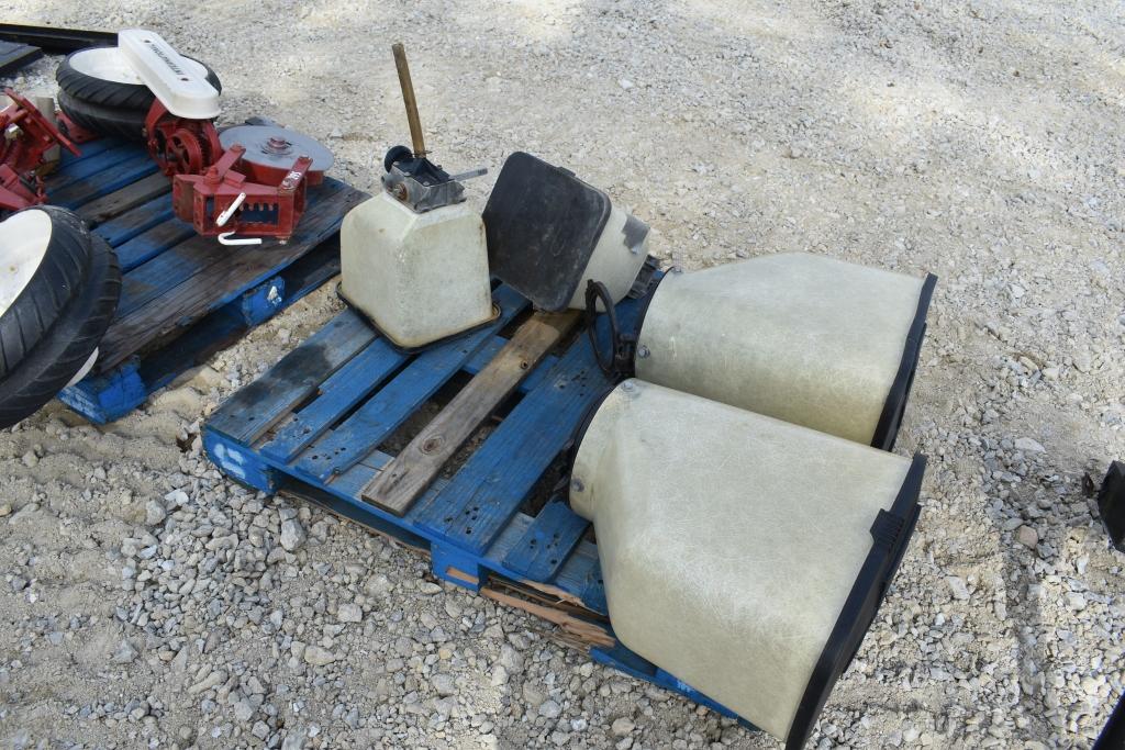 Case 2 row planter needs assembled