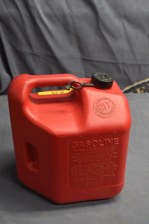 2 GAL. GAS CAN NEW!!