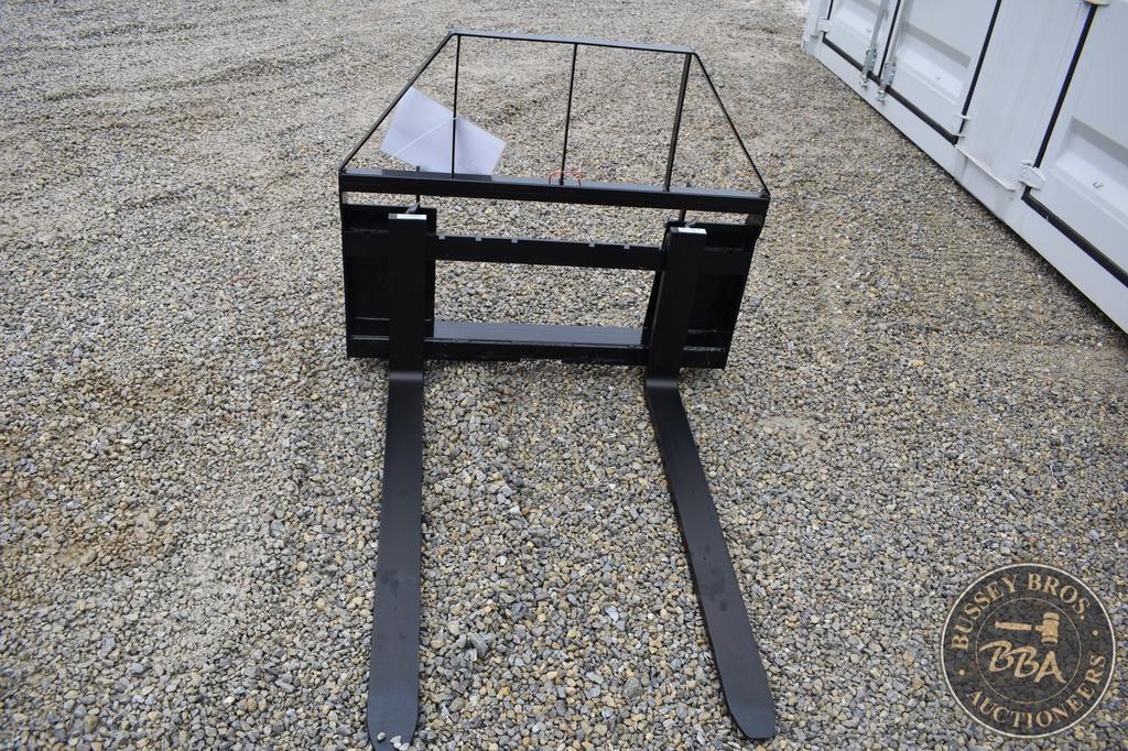 Fork, Pallet AGT INDUSTRIAL SKIDSTEER PALLET FORKS 25696