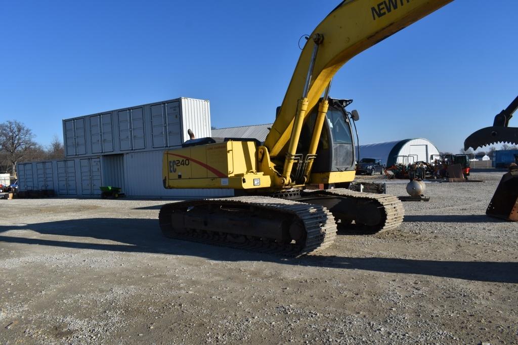2001 NEW HOLLAND EC240 25842