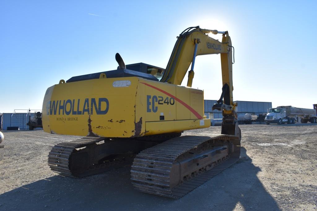 2001 NEW HOLLAND EC240 25842