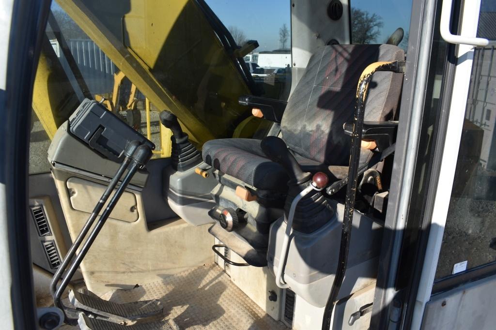 2001 NEW HOLLAND EC240 25842