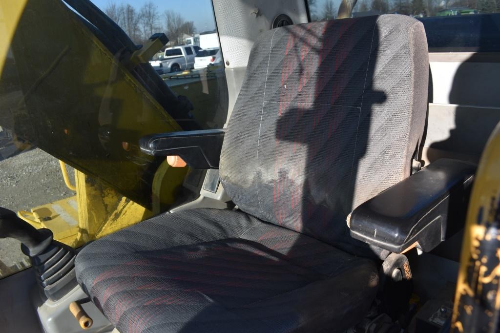 2001 NEW HOLLAND EC240 25842