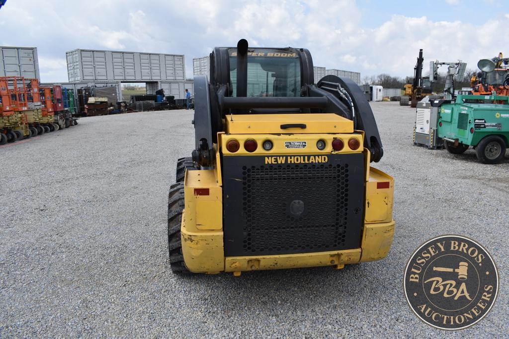 2014 NEW HOLLAND L225 26242