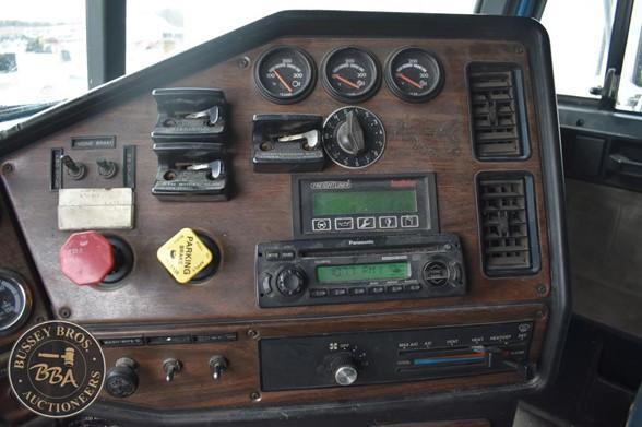1994 FREIGHTLINER FLD112 33224