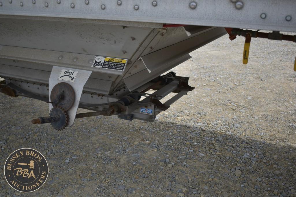 2001 Wilson Pacesetter Hopper Trailer 33949