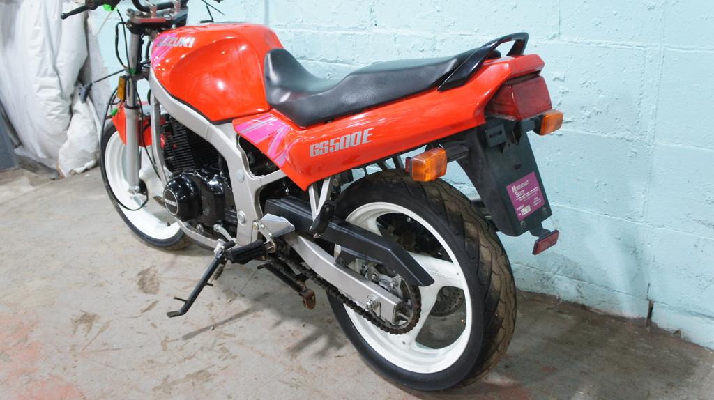 Suzuki GS500E