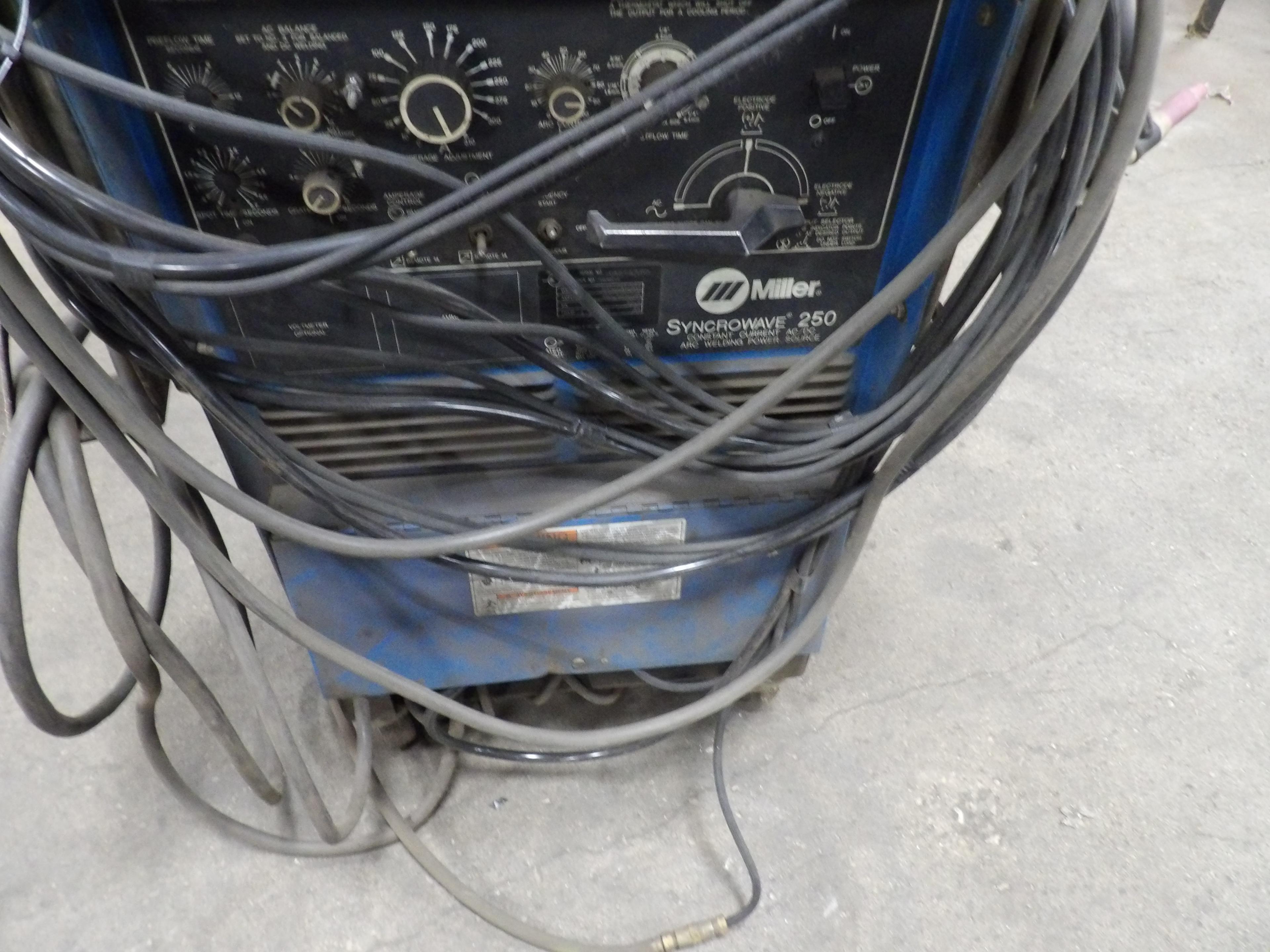 MILLER SYNCROWAVE 250 TIG WELDER ARC WELDING POWER SOURCE