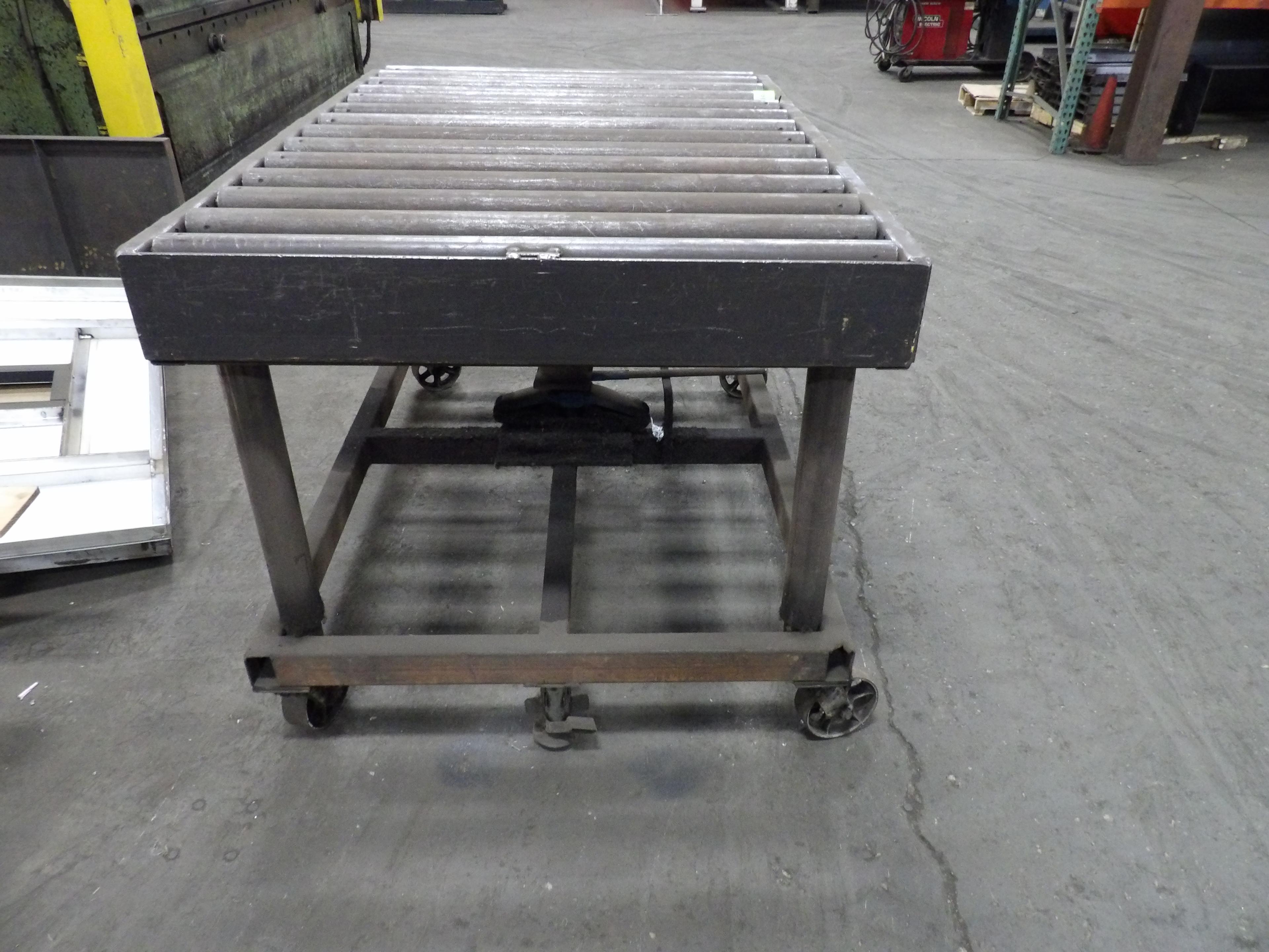 ROLL AROUND ROLLER BENCH W / ADJUSTABLE HEIGHT
