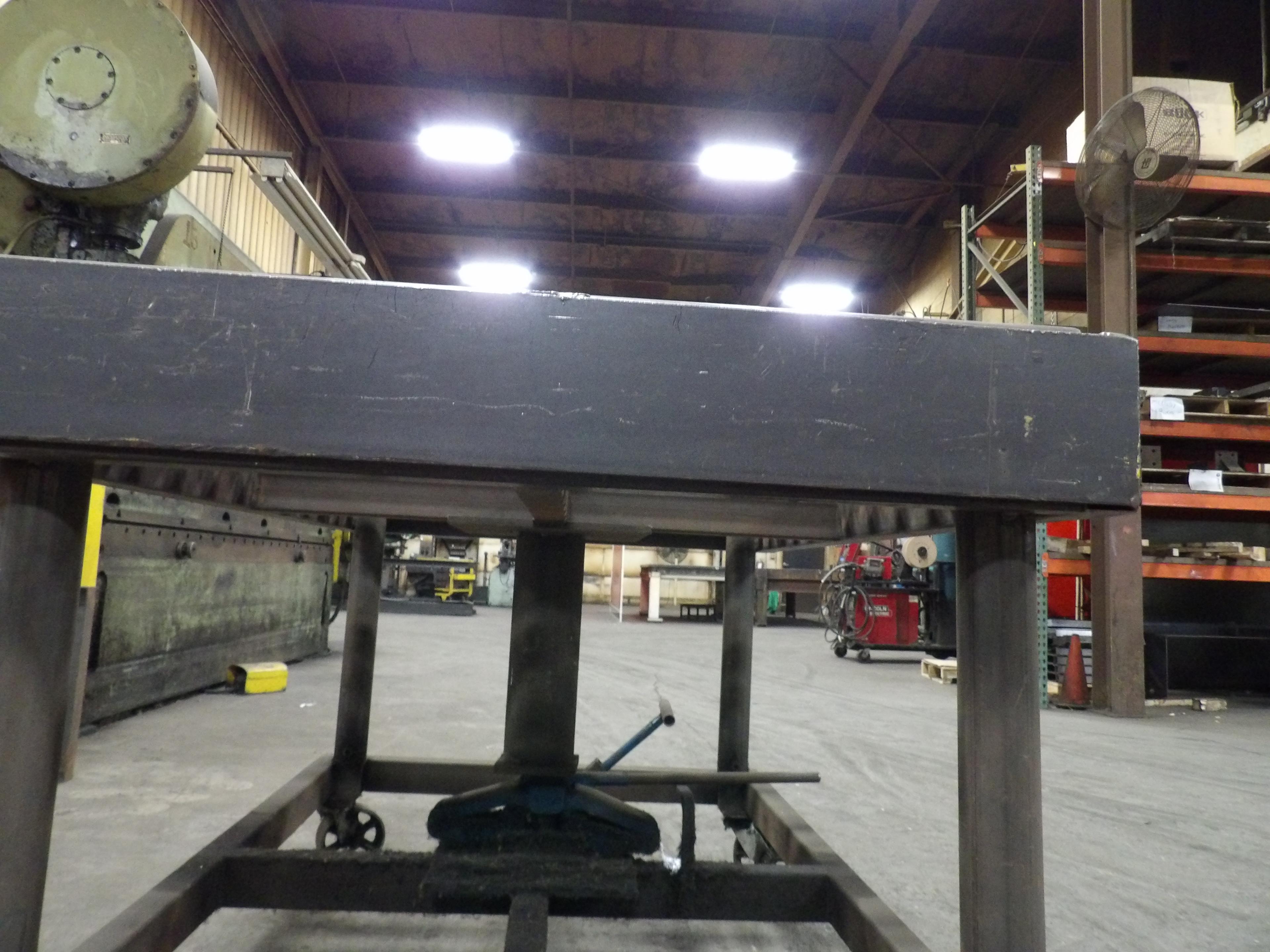 ROLL AROUND ROLLER BENCH W / ADJUSTABLE HEIGHT