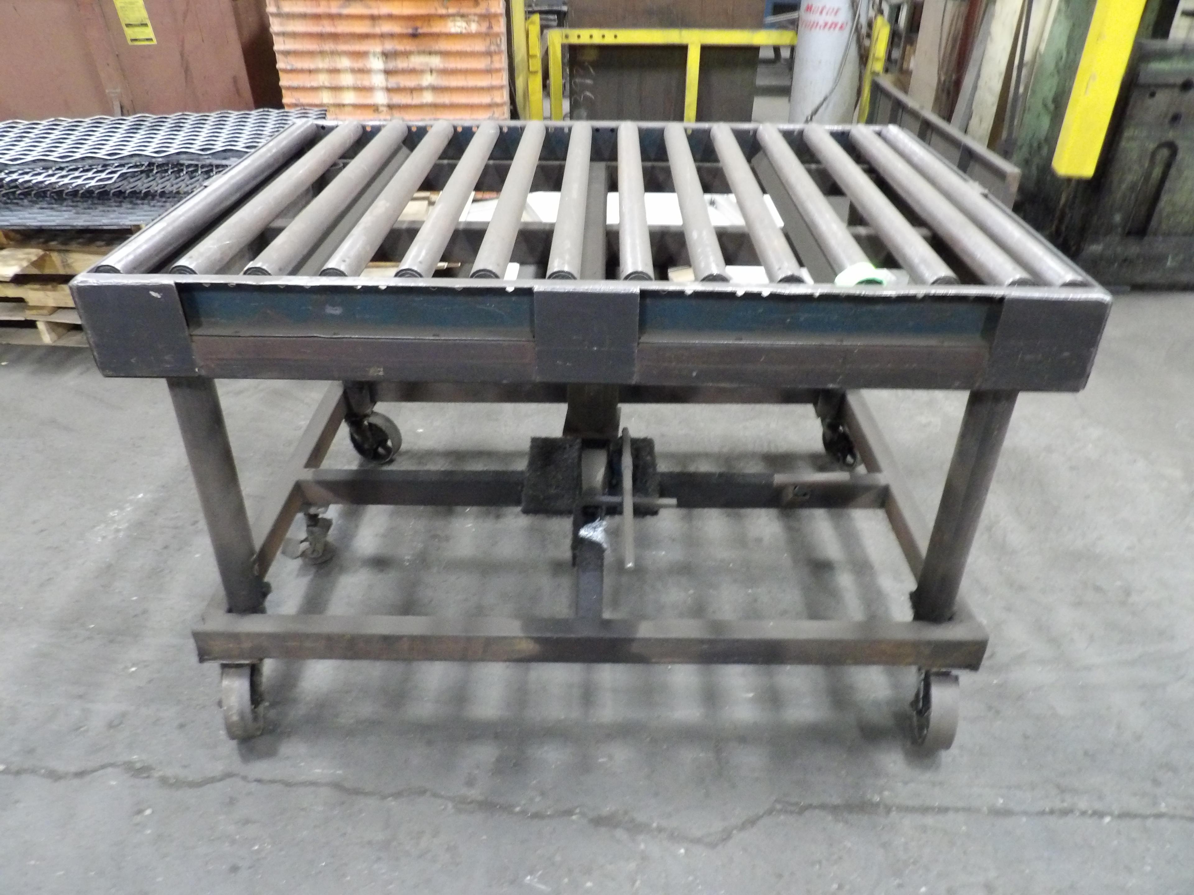 ROLL AROUND ROLLER BENCH W / ADJUSTABLE HEIGHT